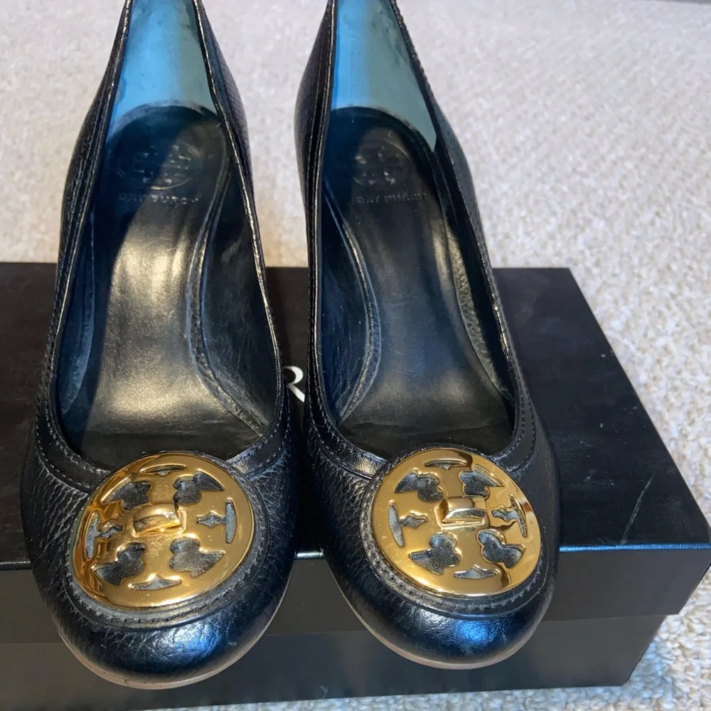 Tory Burch Sally Black Leather Wedges, Size 9M